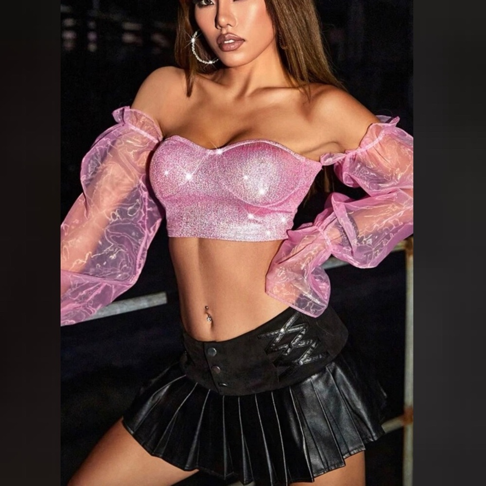Flounce sleeve cropped metallic top